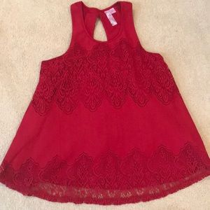 Women’s sleeveless blouse